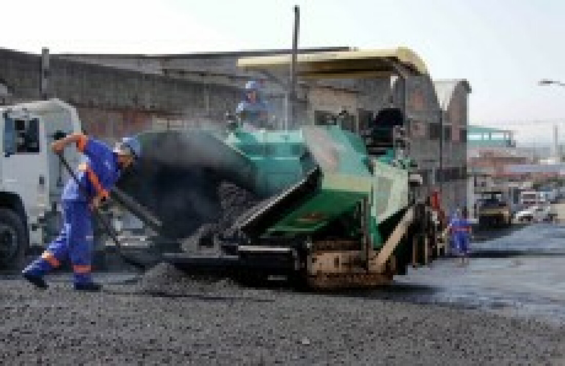 avenida Brasil recebe novo asfalto: