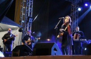Zélia Duncan se apresenta em Mogi