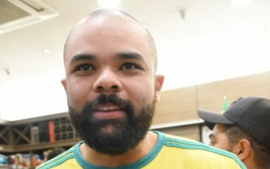 Torcedor sofre com vitória apertada da seleção de Tite