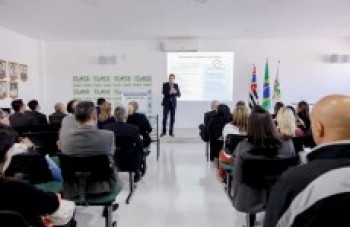 Deputado Bertaiolli palestra sobre o 'Cadastro Positivo'