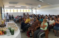 Palestra aos idosos abrange alimentação