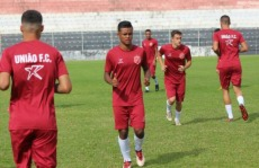 Sem vencer, times de Mogi dão adeus à classificação