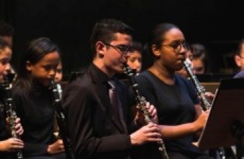 Jovens mostram talento