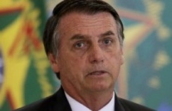 Bolsonaro se reúne com o filho Flávio e advogados