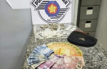 Suspeito de tráfico é preso em flagrante