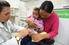 Municípios continuam com vacinação até fim do estoque