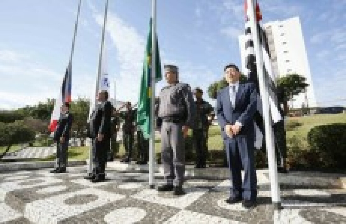 Bandeira do Mercosul é hasteada na Câmara