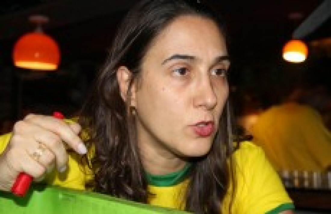 Torcedores ficam empolgados com a vitória e a classificação