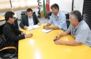 Prefeito quer esgoto em Palmeiras
