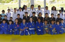 Academia oferece jiu-jitsu para crianças carentes