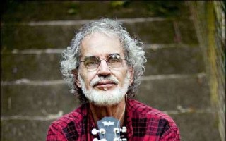 Grandes shows abrem evento