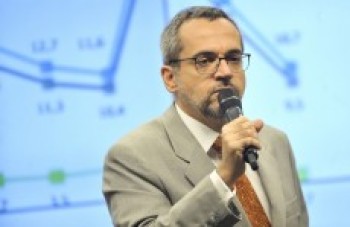 Ministro da Educação participa de encontro com professores