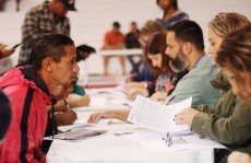 Famílias recebem chaves das casas do conjunto do Bosque