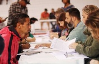 Famílias recebem chaves das casas do conjunto do Bosque