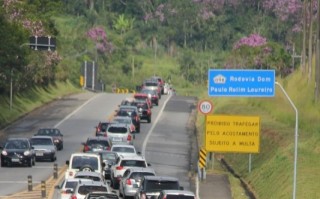 Estradas terão movimento maior de veículos já a partir de amanhã