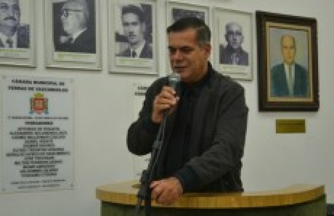 Vereador critica Estado por não reabrir o PS Infantil de Ferraz