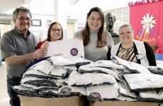 Fundo Social doa 500 kits de uniformes para a Apae