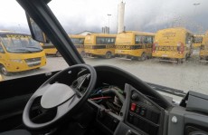 Vândalos danificam 22 ônibus escolares