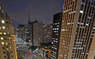 Em SP, manifestantes ocupam a Paulista