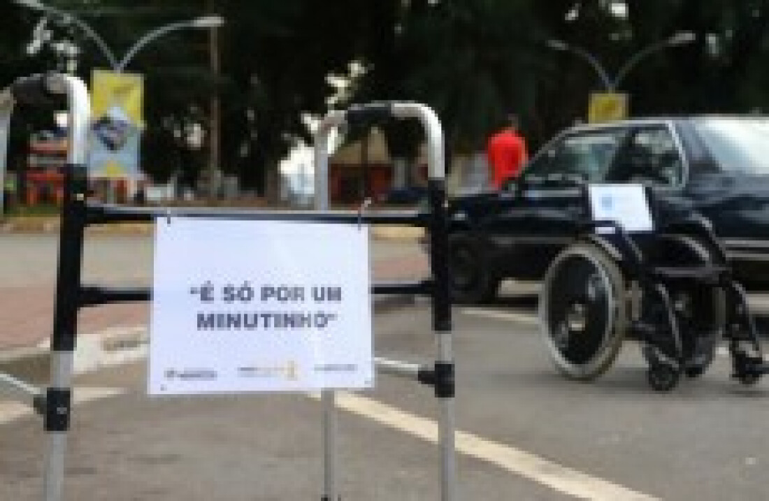 Ação incentiva respeito a vagas reservadas nas ruas