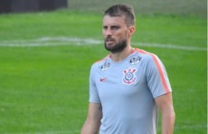 Timão e Mengo lutam para se firmar no ano