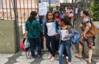 Professores paralisam aulas a partir das 10 horas de hoje