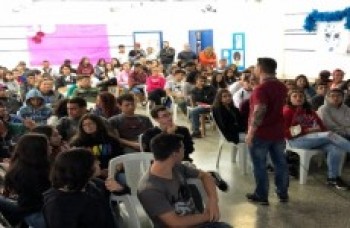 Agentes da Saúde participam de ação social em escola estadual