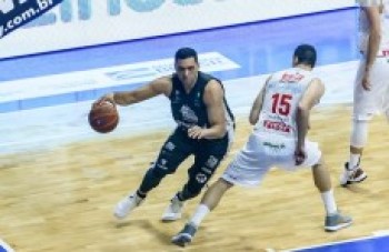 Só a vitória mantém Mogi na semi