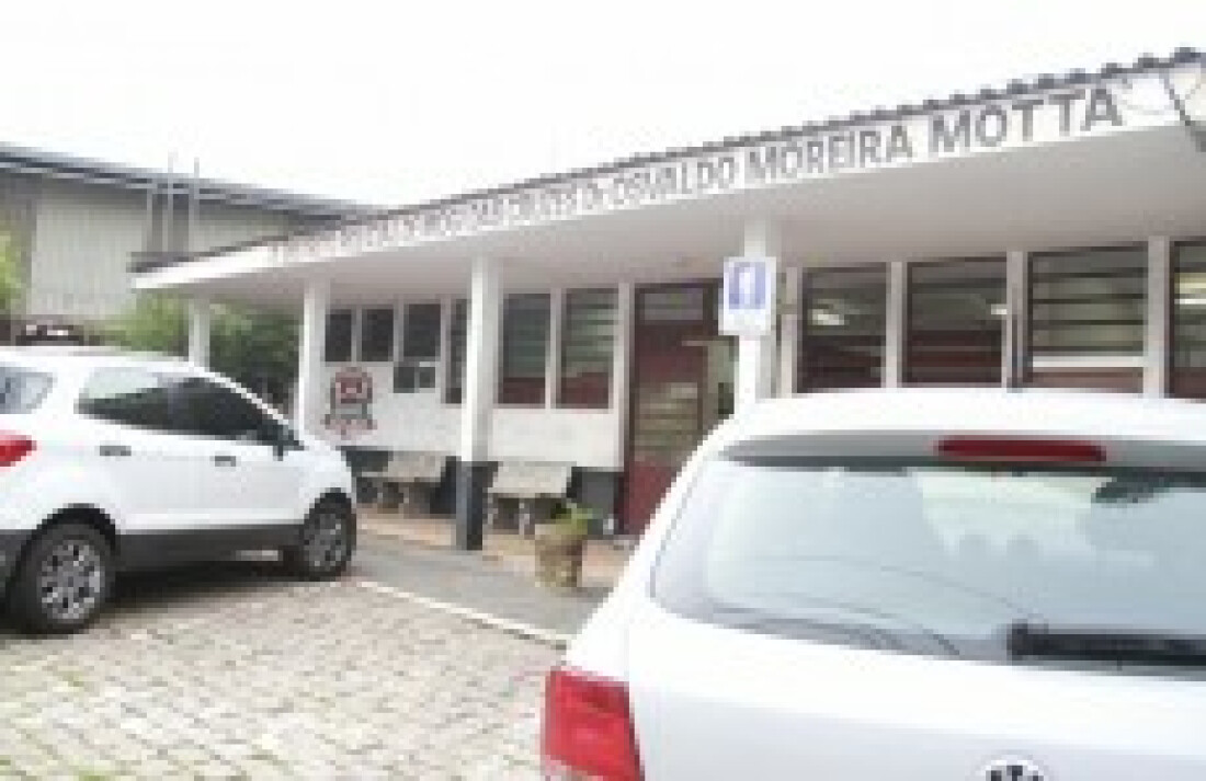 Veículos são roubados durante a madrugada
