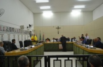 Vereadores de Ferraz aprovam a reposição salarial dos servidores