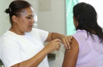 Ferraz imuniza mais de 4 mil pessoas no Dia D contra a gripe