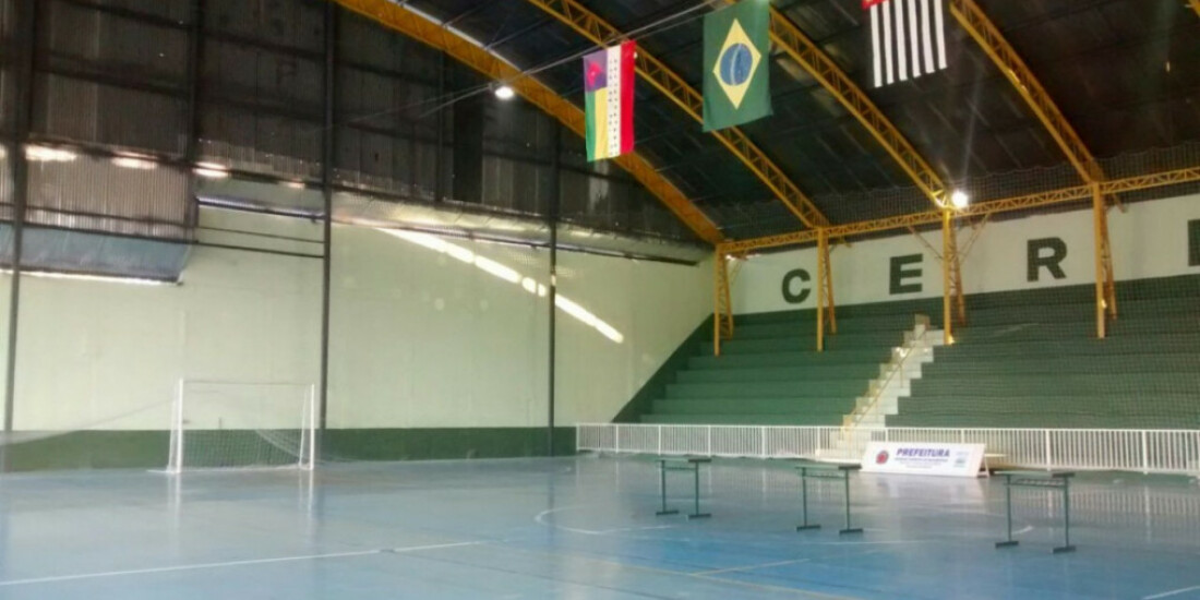Salesópolis oferece atividades na piscina do Centro Esportivo