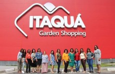 Centro de compras faz homenagem para mães