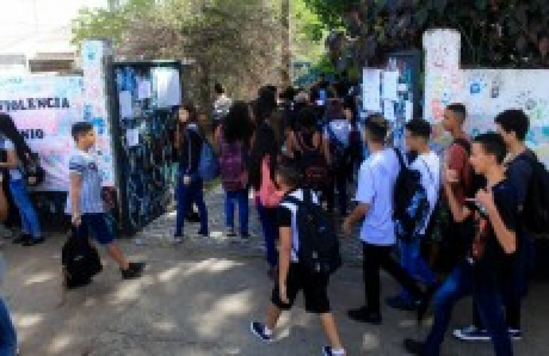 Educação descarta processo de militarização nas escolas