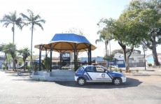 Pessoas em situação de rua deixam o Largo Bom Jesus