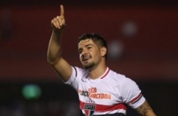 São Paulo aposta em Pato na estreia