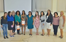 Mulheres recebem dicas e prêmios durante evento