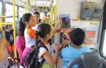 Projeto incentiva a leitura nos ônibus de Guararema