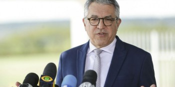 Padilha diz que Ministério da Saúde não será negociado