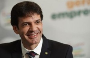 Ministro volta a negar as suspeitas
