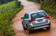 Três opções de motores é a novidade do Outlander 2019