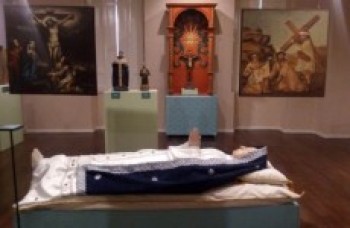 Imagem sacra é encontrada 'escondida' na Pinacoteca