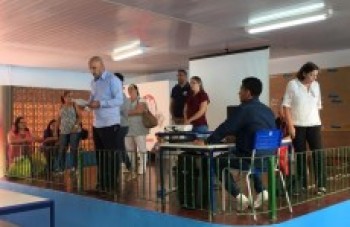 Reunião define instalação de portão automático