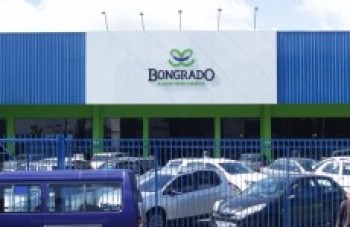 Consumidores comparecem em bom número em inauguração de mercado: