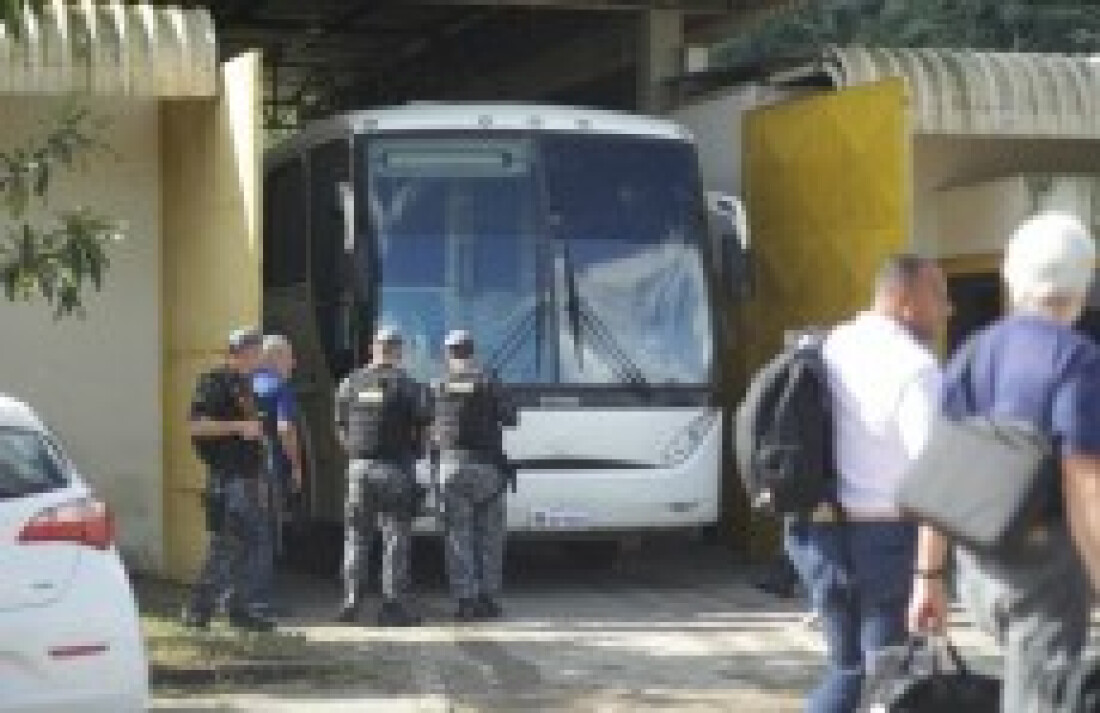 Contaminação do solo obriga transferência de 103 internos