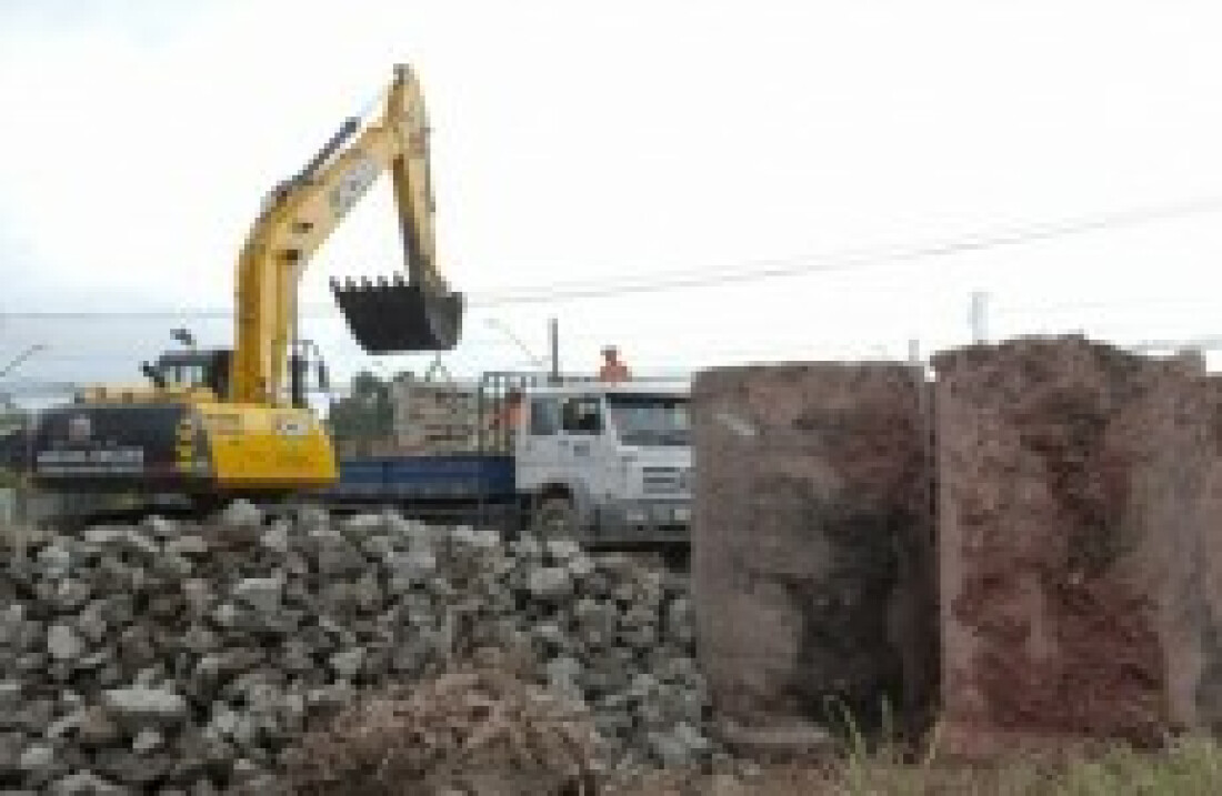 Prefeitura inicia mutirão de limpeza pela cidade
