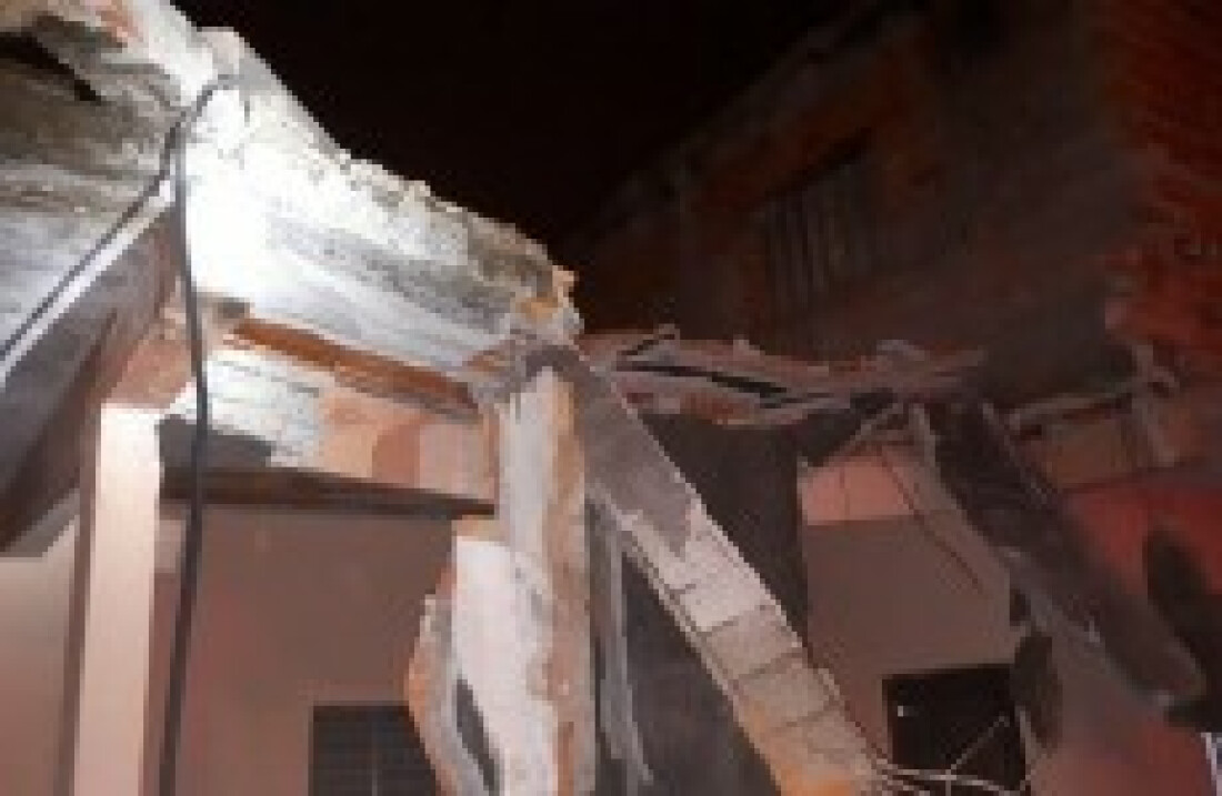 casa desaba em Itaquaquecetuba