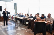 Projeto para atrair empresas chega à Câmara mês que vem