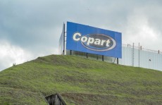 Veículos têm perda total em incêndio em pátio