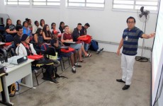 Curso dá orientação sobre conduta em entrevistas